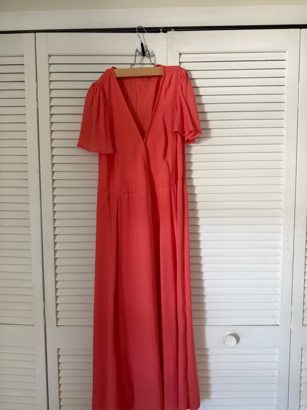 Abercrombie Women’s Coral V-Neck Maxi Dress